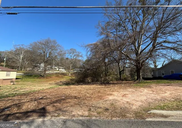 3rd image of 555 Lawrence St Ne, Marietta, GA 30060 | MLS# 10700912