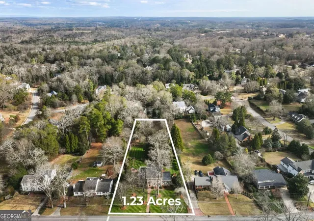 Photo 2 of Single family home for sale at 1606 Riverside Dr, Gainesville, GA 30501 | MLS# 10656459 | Listing updated on 2026-07-18