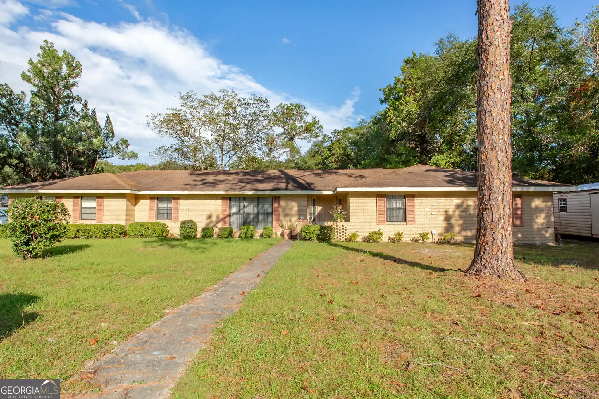 Photo 1 of Single family home for sale at 1402 Toomer St, Waycross, GA 31501 | MLS# 10867894 | Listing updated on 2026-10-20