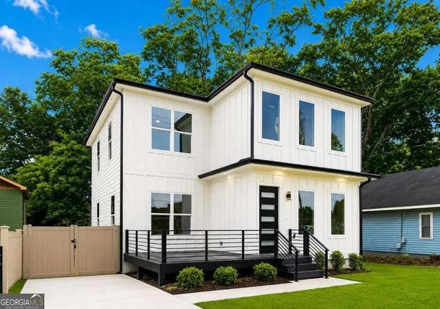 3rd image of 1643 Walker Ave, Atlanta, GA 30337 | MLS# 10805787