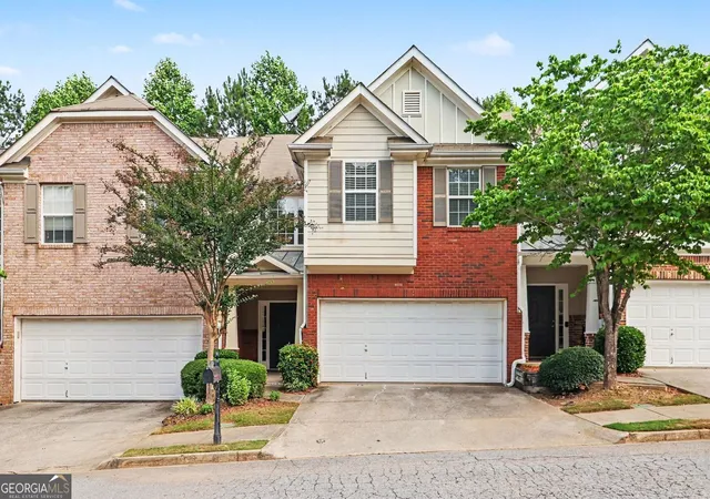 Homes for sale in Suwanee, GA | 372 Creek Manor, Suwanee, GA 30024 | MLS# 10778745