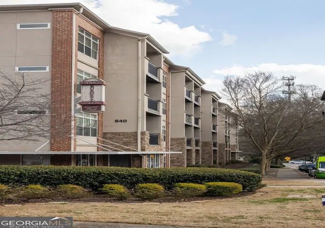 Listing Photo 2 - Condo for sale in building located at 840 United Ave Se, Atlanta, GA 30312 - Unit #415
