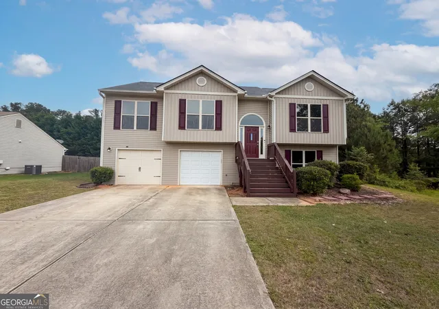 Homes for sale in Winder, GA | 2721 Berkshire Dr, Winder, GA 30680 | MLS# 10765815