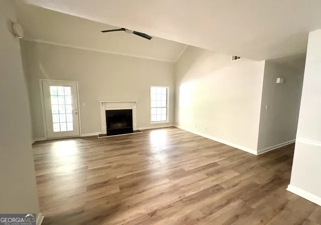 Photo 4 of Condo for sale at 4080 Riverlook Pkwy SE #205, Marietta, GA 30067 | MLS# 10821623 | Listing updated on 2026-09-27