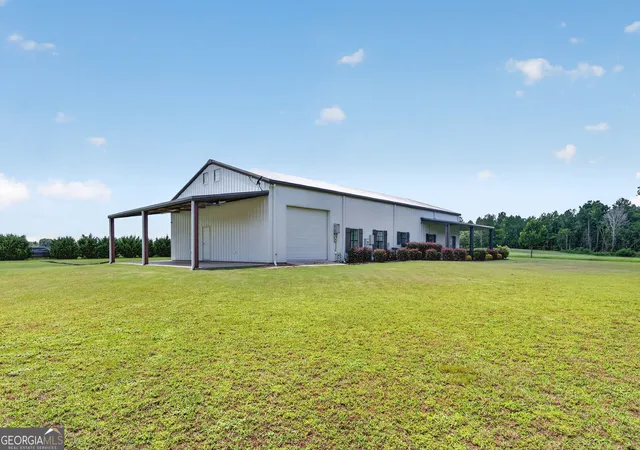 Photo 4 of Single family home for sale at 318 Cass Burnham Rd, Eastman, GA 31023 | MLS# 10819629 | Listing updated on 2026-09-12