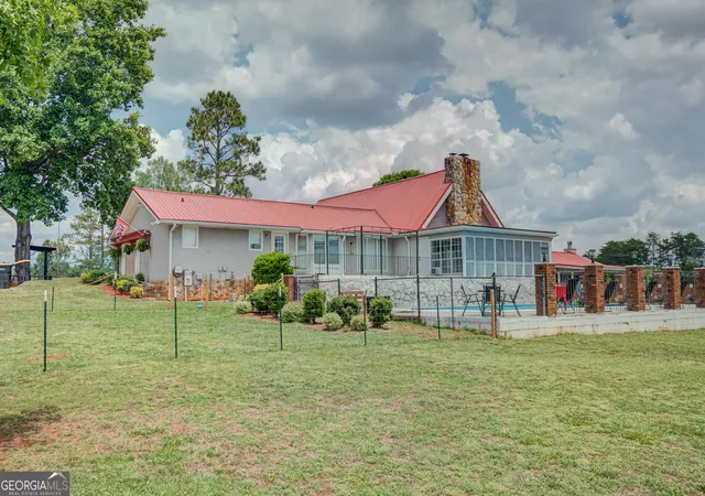 Photo 3 of Single family home for sale at 335 Old Farm Rd, Fayetteville, GA 30215 | MLS# 10769675 | Listing updated on 2026-10-05