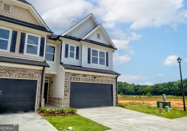 Photo 2 of Single family home for sale at 47 Crest Dr #8, Lavonia, GA 30553 | MLS# 10779272 | Listing updated on 2026-07-25