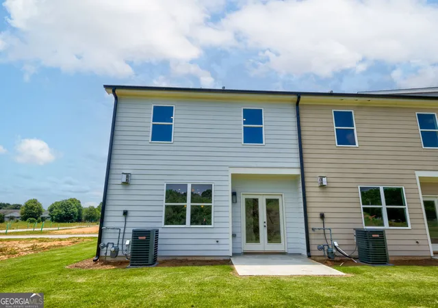 Photo 2 of Single family home for sale at 47 Crest Dr #8, Lavonia, GA 30553 | MLS# 10779272 | Listing updated on 2026-07-25
