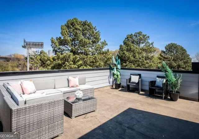 Photo 4 of Townhouse for sale at 340 Eugenia St Sw #203, Atlanta, GA 30312 | MLS# 10825168 | Listing updated on 2026-09-27