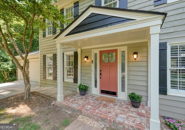 Photo 3 of Sale Pending at 220 Tallwood Ter, Roswell, GA 30076 | MLS# 10833447 | Listing updated on 2026-09-14