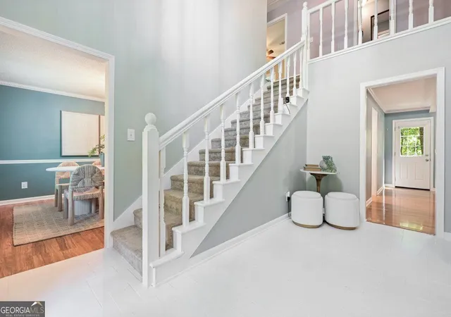 Photo 3 of Sale Pending at 220 Tallwood Ter, Roswell, GA 30076 | MLS# 10833447 | Listing updated on 2026-09-14