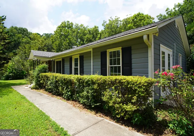Photo 3 of Single family home for sale at 1032 Chatham Rd, Buford, GA 30518 | MLS# 10823661 | Listing updated on 2026-09-13
