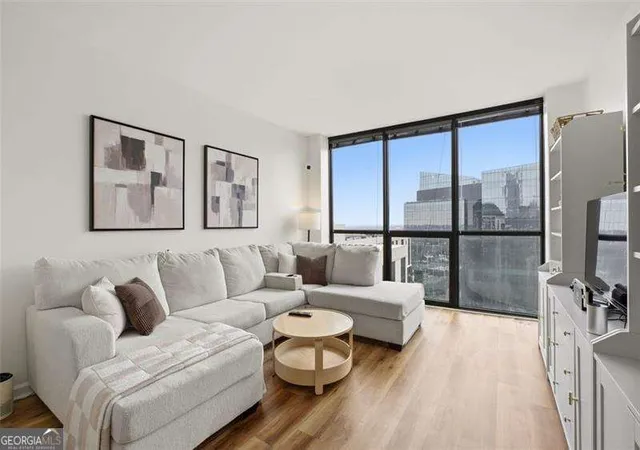 Photo 3 of Condo for sale at 1280 W Peachtree St Nw #3713, Atlanta, GA 30309 | MLS# 10825437 | Listing updated on 2026-10-08
