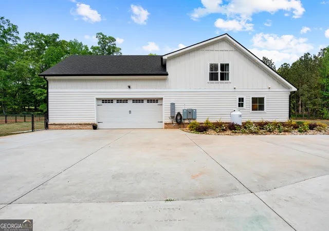 Homes for sale in Barnesville, GA | 425 Dean Rd, Barnesville, GA 30204 | MLS# 10737350