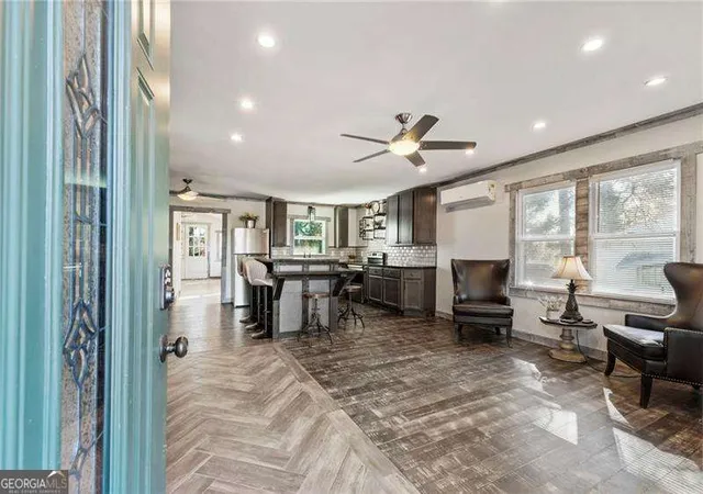 Photo 3 of Single family home for sale at 5211 Oakdale Rd Se, Smyrna, GA 30082 | MLS# 10671250 | Listing updated on 2026-10-23