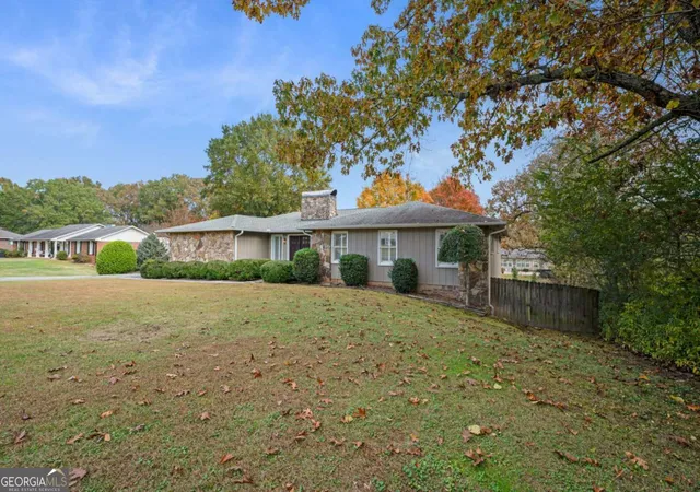 2nd image of 127 Windsor Dr, Calhoun, GA 30701 | MLS# 10809643