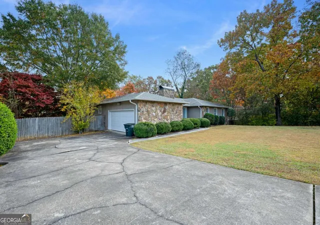 3rd image of 127 Windsor Dr, Calhoun, GA 30701 | MLS# 10809643