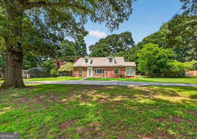 Photo 3 of Single family home for sale at 125 Magnolia Dr, Griffin, GA 30223 | MLS# 10796881 | Listing updated on 2026-08-02