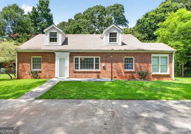 Photo 4 of Single family home for sale at 125 Magnolia Dr, Griffin, GA 30223 | MLS# 10796881 | Listing updated on 2026-08-02