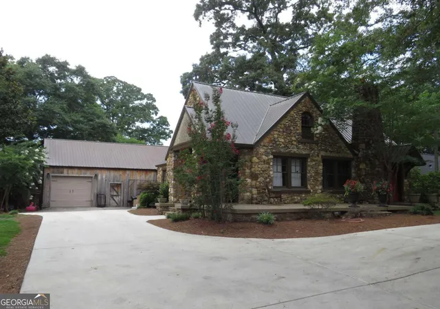 Homes for sale in Cedartown, GA | 607 N College St, Cedartown, GA 30125 | MLS# 10803229