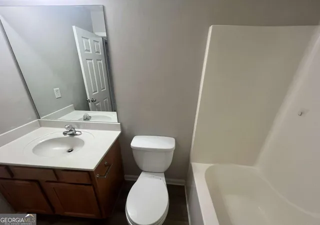 19th image of 2176 Executive Dr, Duluth, GA 30096 | MLS# 10822285
