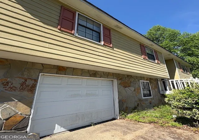 Photo 2 of Single family home for sale at 355 Lori Ln, Riverdale, GA 30296 | MLS# 10820118 | Listing updated on 2026-08-30