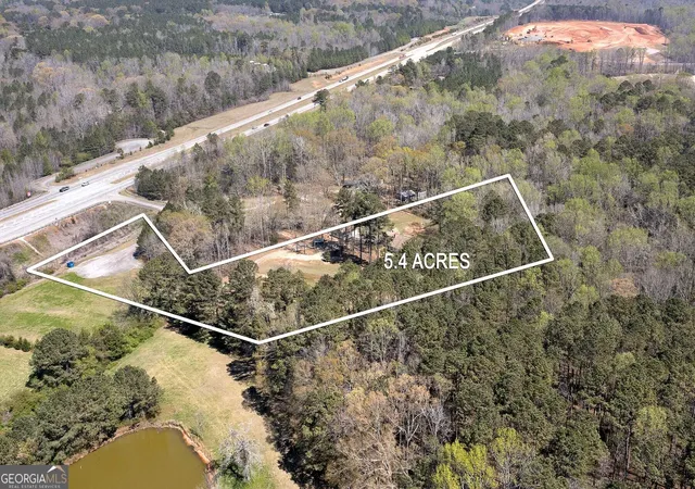Photo 3 of Single family home for sale at 2752 Arthur K Bolton Pkwy, Griffin, GA 30223 | MLS# 10726252 | Listing updated on 2026-10-05