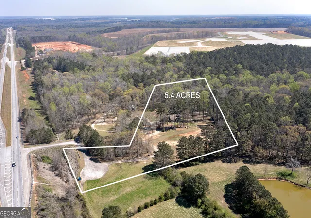 Photo 4 of Single family home for sale at 2752 Arthur K Bolton Pkwy, Griffin, GA 30223 | MLS# 10726252 | Listing updated on 2026-10-05