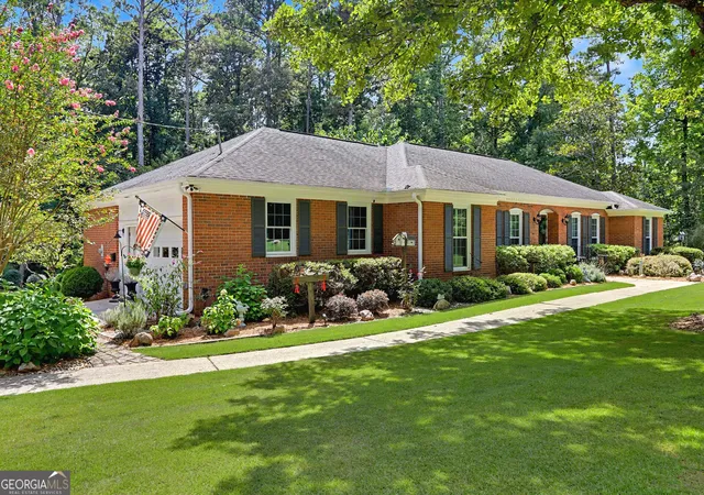 Photo 3 of Single family home for sale at 2031 Tallwood Pl, Griffin, GA 30223 | MLS# 10821403 | Listing updated on 2026-08-21