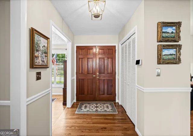Photo 3 of Sale Pending at 2730 Fontainebleau Dr, Atlanta, GA 30360 | MLS# 10792812 | Listing updated on 2026-09-22
