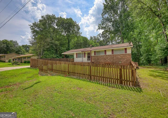 1st image of 3075 Sunset Rd Se, Conyers, GA 30094 | MLS# 10804328