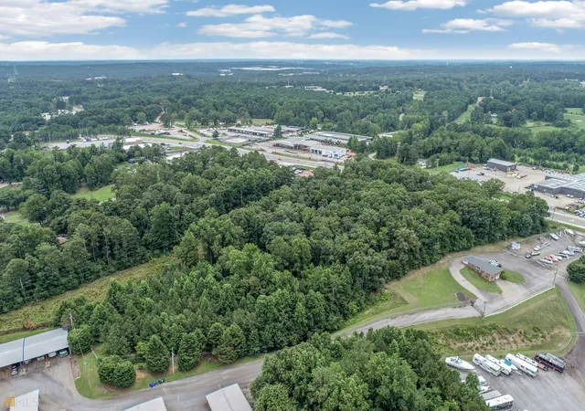 Photo 4 of Sale Pending at 5989 Lanier Islands Pkwy, Buford, GA 30518 | MLS# 8825756 | Listing updated on 2026-09-02