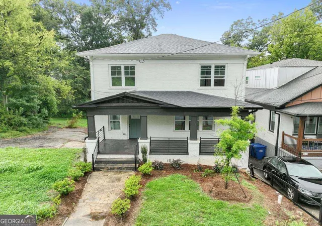 Photo 2 of Single family home for sale at 1046 Mayson Turner Rd Nw, Atlanta, GA 30314 | MLS# 10819902 | Listing updated on 2026-09-11