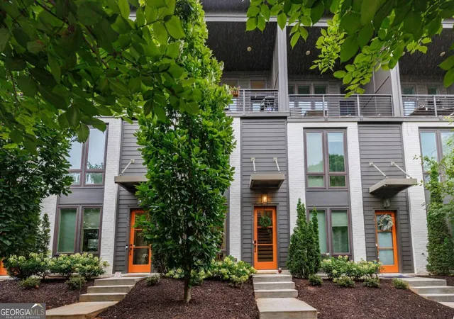 Townhouse for sale at 443 Parkway Dr NE, Atlanta, GA 30308 | MLS# 10815811