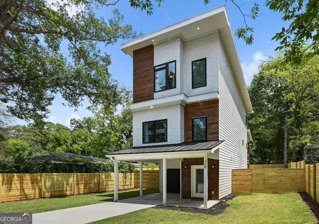 Photo 3 of Single family home for sale at 729 Emily Pl Nw, Atlanta, GA 30318 | MLS# 10822646 | Listing updated on 2026-08-24