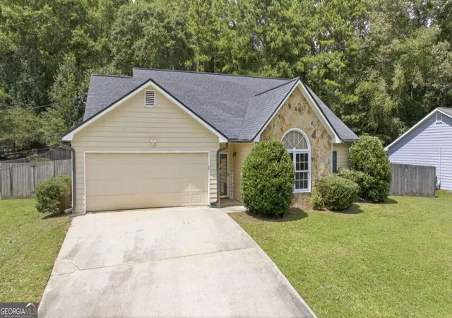 Photo 3 of Single family home for sale at 2110 Uniwattee Trl, Dacula, GA 30019 | MLS# 10827567 | Listing updated on 2026-09-11