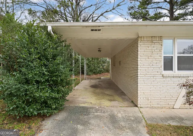 3rd image of 375 Dartmouth Dr Sw, Atlanta, GA 30331 | MLS# 10686815