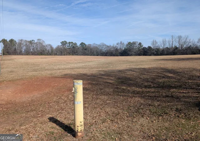 Photo 2 of Sale Pending at 450 Carver Rd, Griffin, GA 30224 | MLS# 10449734 | Listing updated on 2026-09-11