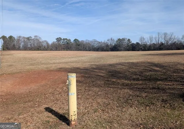 Photo 4 of Sale Pending at 450 Carver Rd, Griffin, GA 30224 | MLS# 10449734 | Listing updated on 2026-09-11