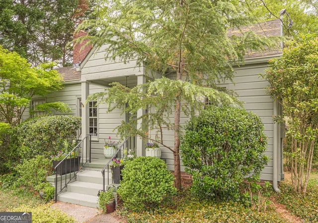 Photo 4 of Single family home for sale at 712 Berkeley Ave Nw, Atlanta, GA 30318 | MLS# 10734993 | Listing updated on 2026-08-29