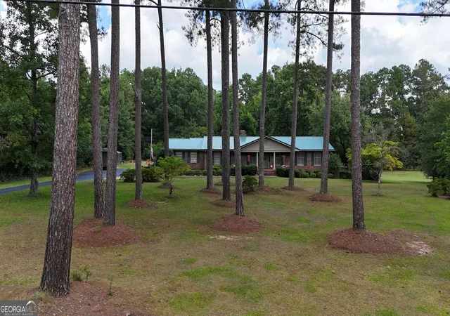 Photo 3 of Single family home for sale at 1336 Calhoun Fls Hwy, Elberton, GA 30635 | MLS# 10836363 | Listing updated on 2026-09-14