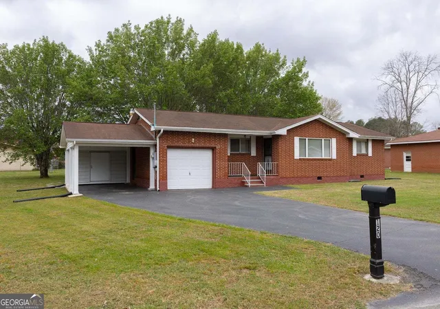 Photo 3 of Single family home for sale at 120 Allison Ter, Rossville, GA 30741 | MLS# 10826632 | Listing updated on 2026-08-28