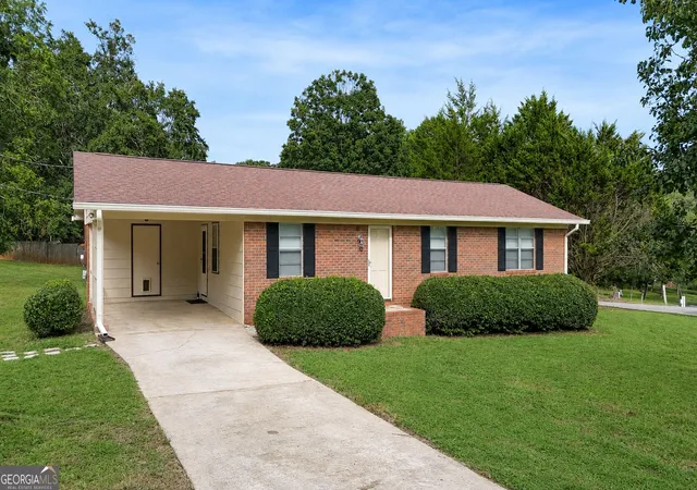 Photo 1 of Single family home for sale at 4071 Harmony Cir, Gainesville, GA 30507 | MLS# 10835694 | Listing updated on 2026-09-23