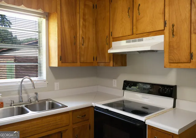 Photo 4 of Single family home for sale at 4071 Harmony Cir, Gainesville, GA 30507 | MLS# 10835694 | Listing updated on 2026-09-23