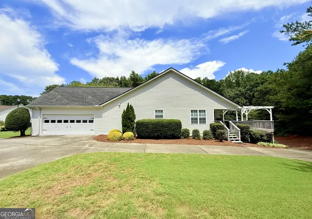 Photo 3 of Single family home for sale at 1205 Bonnerton Ct, Dacula, GA 30019 | MLS# 10825762 | Listing updated on 2026-09-18