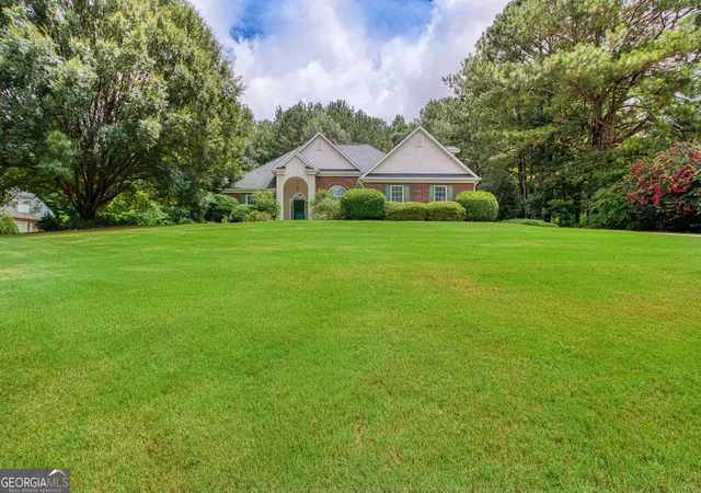 3rd image of 305 Surrey Park Dr, Fayetteville, GA 30215 | MLS# 10806419