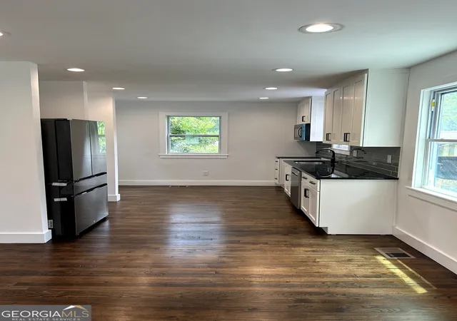 5th image of 1390 Westmont Rd Sw, Atlanta, GA 30311 | MLS# 10811180
