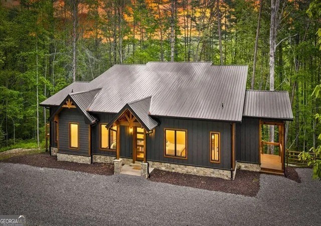 Photo 2 of Sale Pending at 42 Rolling Rapids, Blue Ridge, GA 30513 | MLS# 10760169 | Listing updated on 2026-09-10