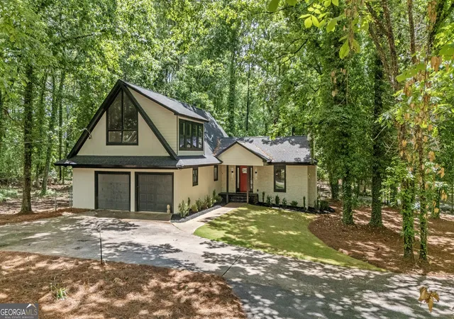 Photo 3 of Sale Pending at 6486 Aquila Dr, Morrow, GA 30260 | MLS# 10610880 | Listing updated on 2026-07-06