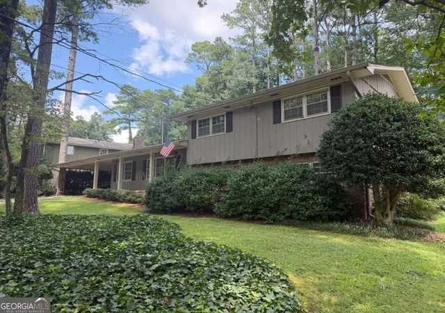 Photo 2 of Single family home for sale at 3887 Menlo Dr, Atlanta, GA 30340 | MLS# 10825073 | Listing updated on 2026-09-07